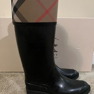Never used Burberry rain boots